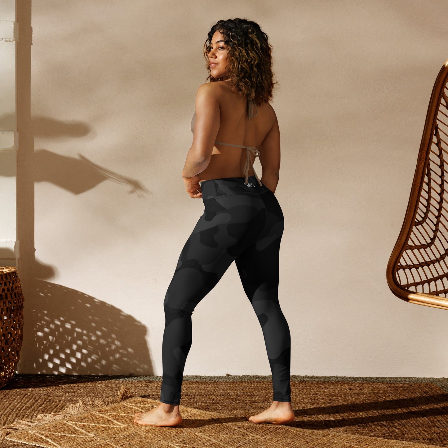 Women's Varcity Brand High-Waisted 7/8 Yoga Stealth Leggings